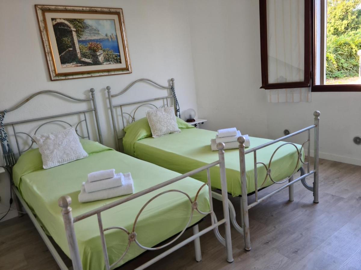 Casa Vacanze 'Sa Corbula' Porto Columbu - Perd'E Sali エクステリア 写真