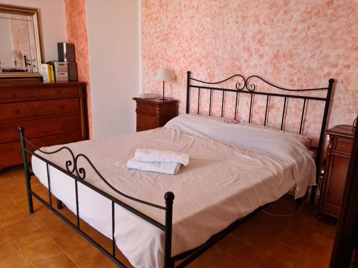Casa Vacanze 'Sa Corbula' Porto Columbu - Perd'E Sali エクステリア 写真
