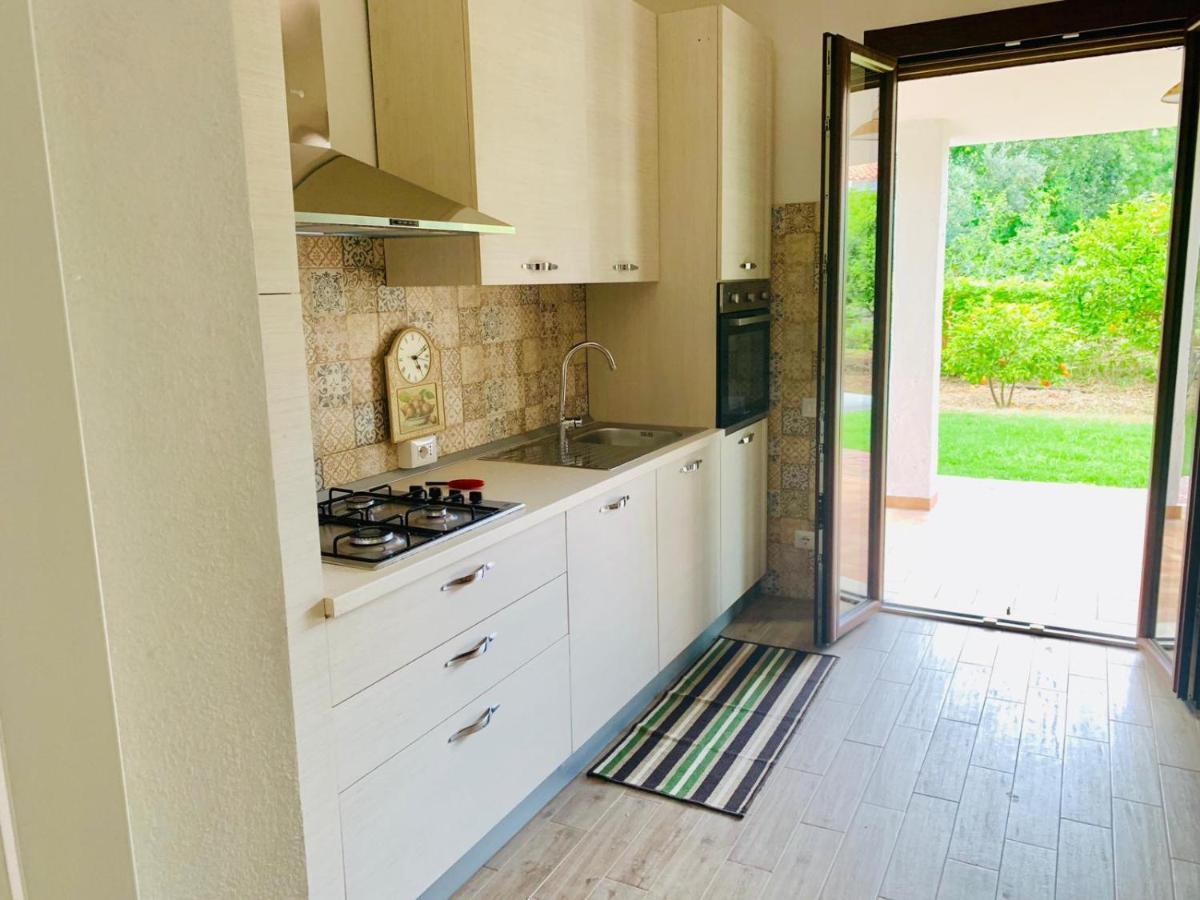Casa Vacanze 'Sa Corbula' Porto Columbu - Perd'E Sali エクステリア 写真