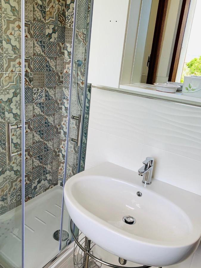 Casa Vacanze 'Sa Corbula' Porto Columbu - Perd'E Sali エクステリア 写真